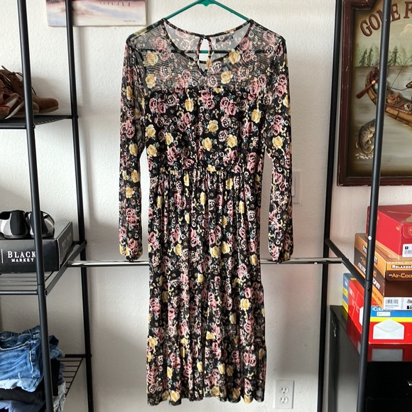 Long Sleeve Floral Dress - Picture 4 of 6